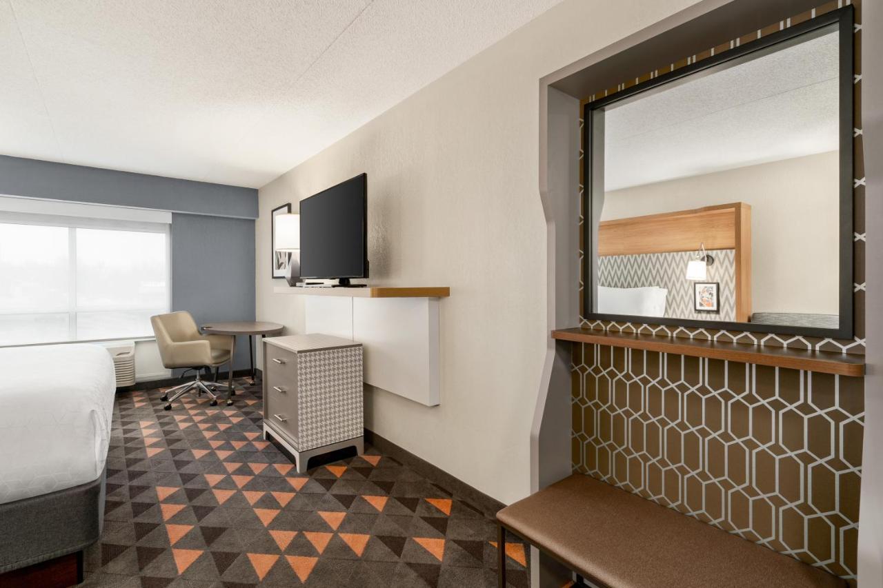 Holiday Inn Florence By Ihg Exterior photo